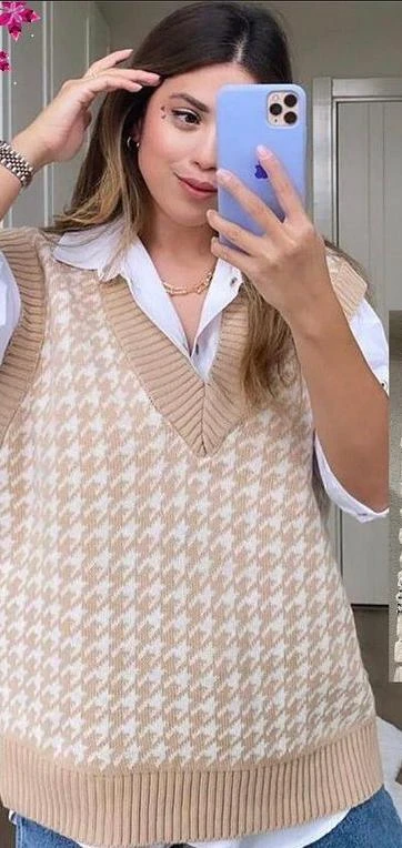 Heavy spiked pattern without blouse