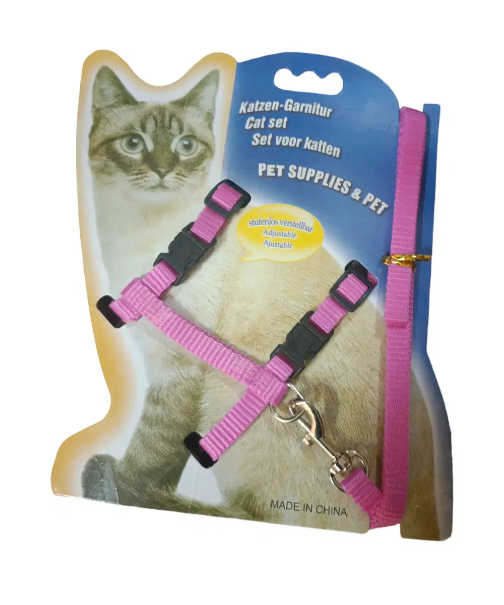 Wool and nylon harness for adult cats, light pink